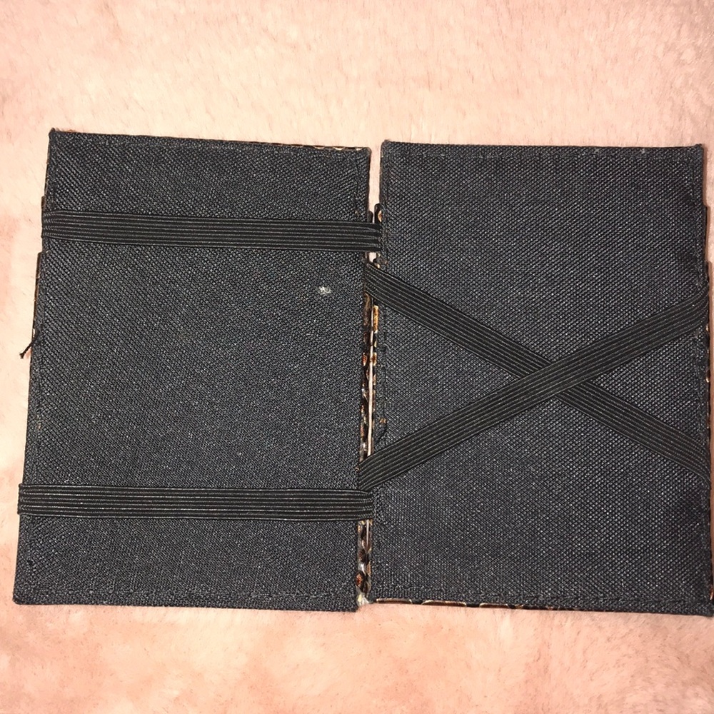 MAGIC WALLET - Picture 2 of 2